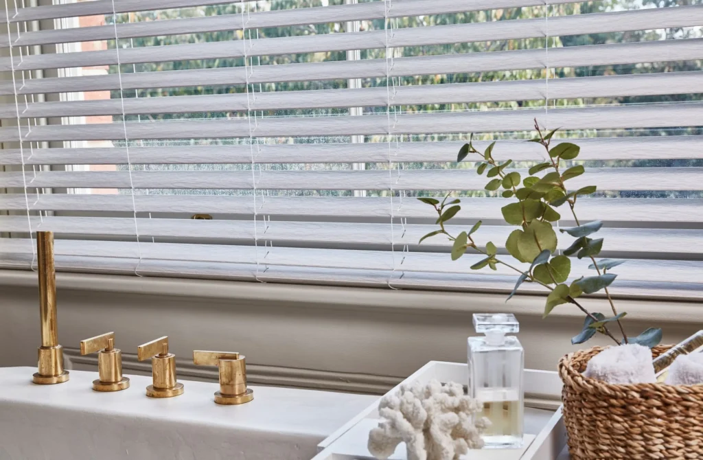 Venetian Blinds 5 venetian blinds 5